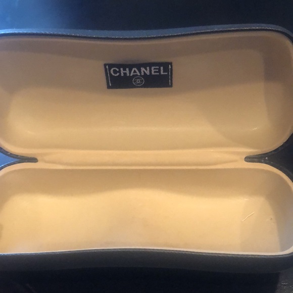 Chanel sunglasses. Great condition. Chanel code 5097 853/87 61017 125. - Picture 4 of 6